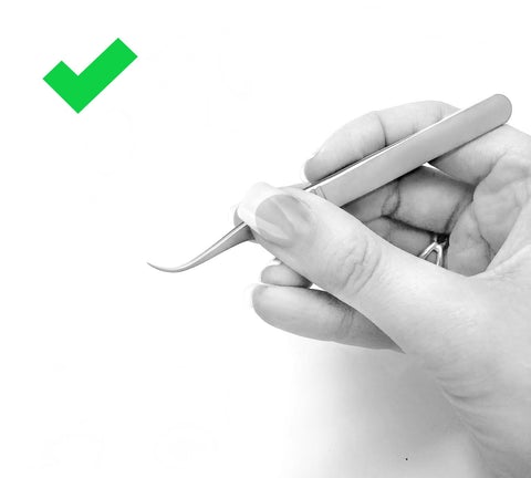 comment tenir pince extension de cils